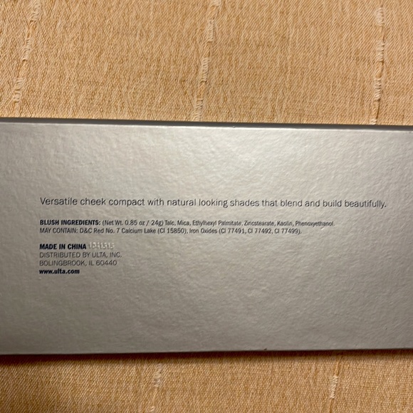 Ulta Beauty 💖 4 Shade Blush Palette with Applicator - Picture 5 of 6